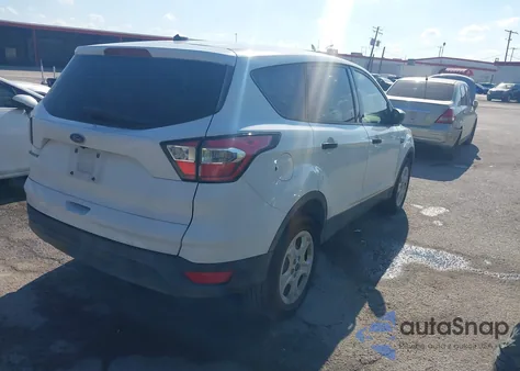 2018 Ford Escape S z USA, uszkodzony, nr VIN 1FMCU0F74JUB42220